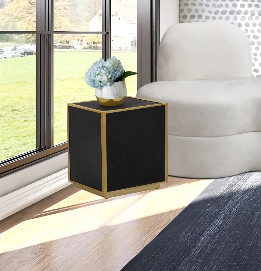 Meridian Furniture - Glitz End Table In Black - 243-Et
