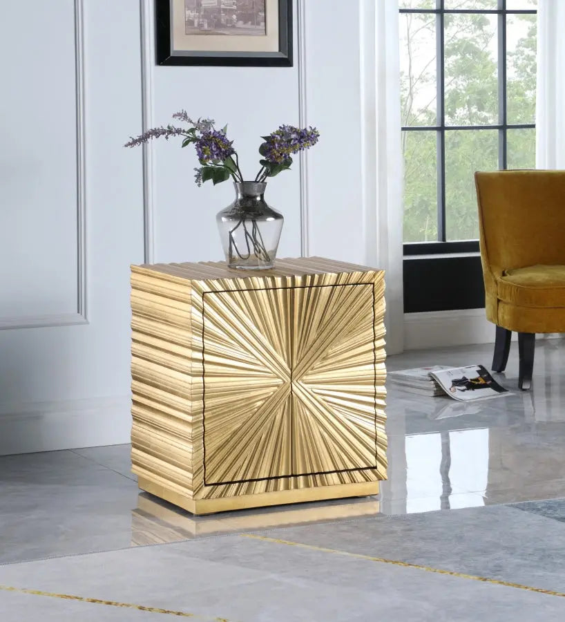 Meridian Furniture - Golda Side Table In Gold - 824