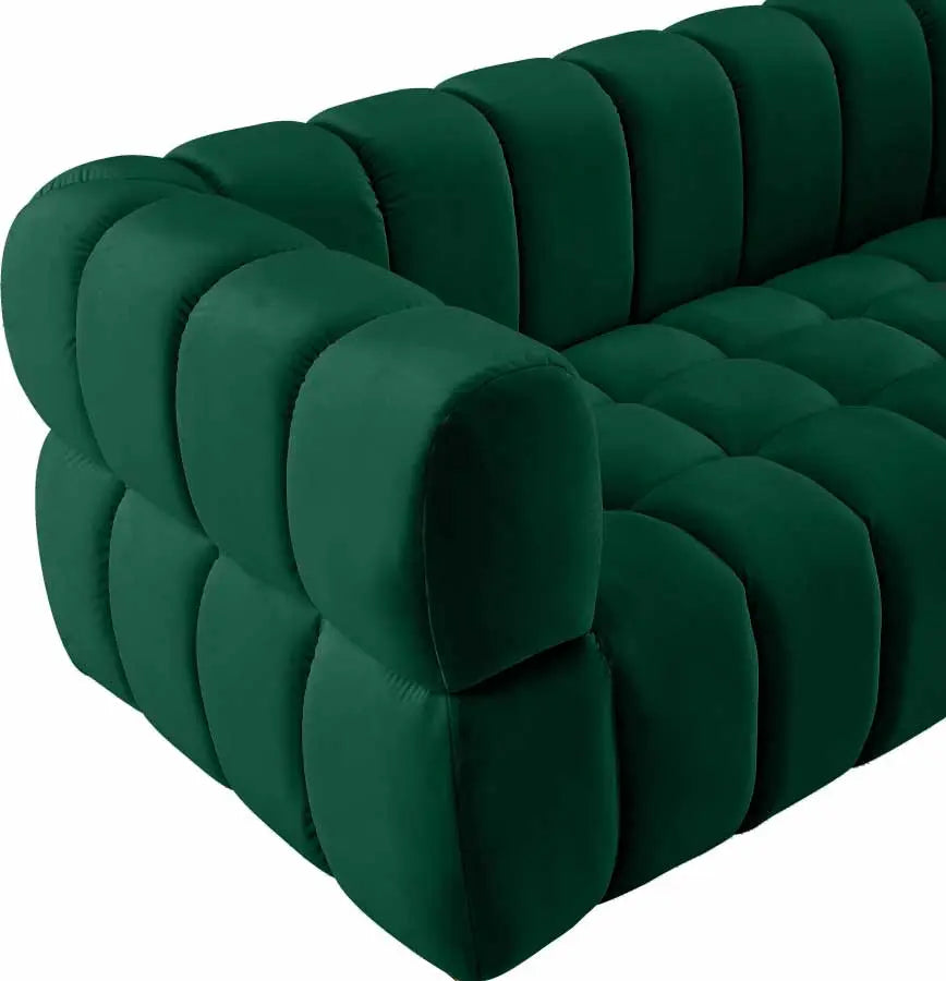 Meridian Furniture - Gwen Velvet Loveseat In Green - 670Green-L