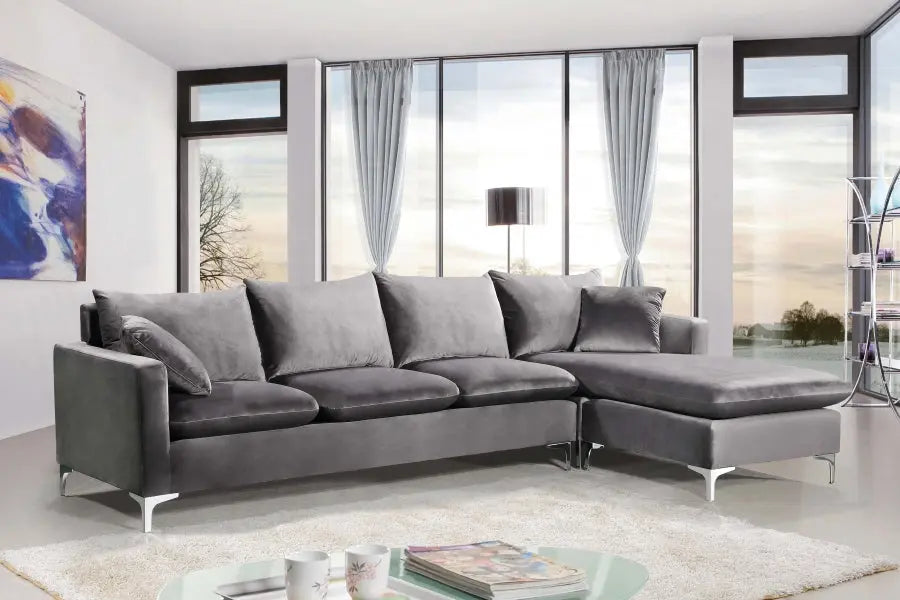 Meridian Furniture Naomi Sectional - Thumbnail 4
