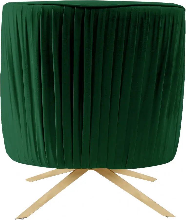 Meridian Furniture - Paloma Velvet Swivel Accent Chair In Green - 585Green