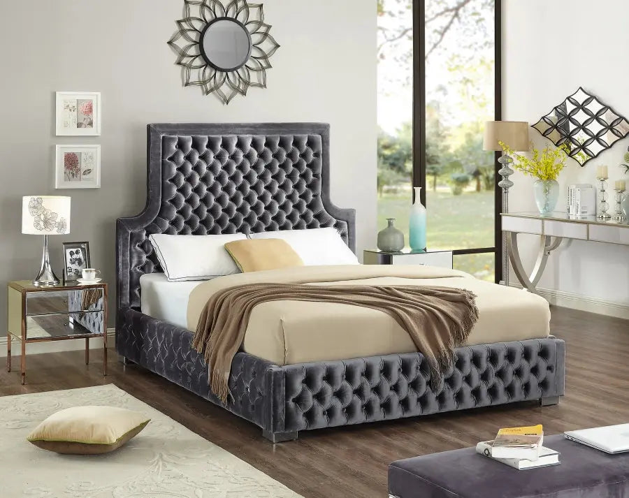 Meridian Furniture - Sedona Velvet Queen Bed In Grey - Sedonagrey-Q