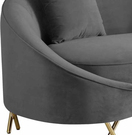 Meridian Furniture - Serpentine Velvet Loveseat In Grey - 679Grey-L