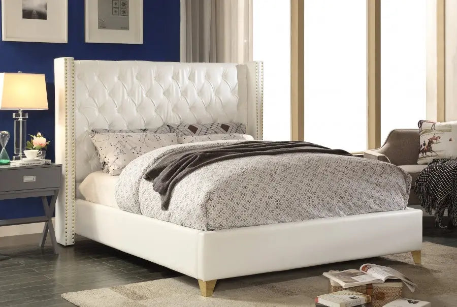 Meridian Furniture - Soho Bonded Leather King Bed In White - Sohowhite-K