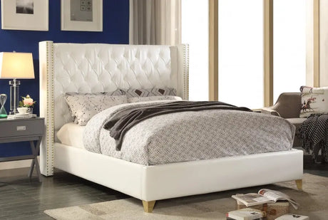 Meridian Furniture - Soho Bonded Leather King Bed In White - Sohowhite-K