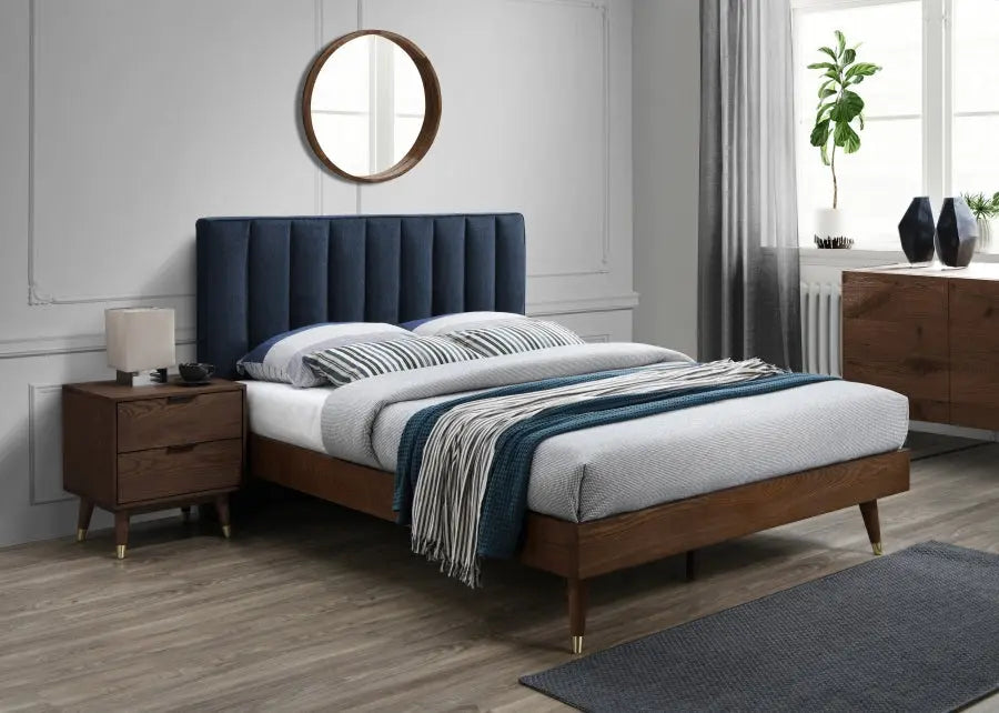 Meridian Furniture - Vance Polyester Linen King Bed In Navy - Vancenavy-K