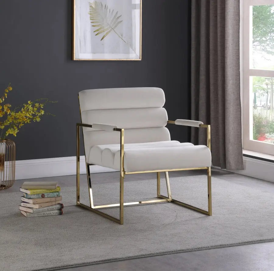 Meridian Furniture - Wayne Velvet Accent Chair In Cream - 526Cream