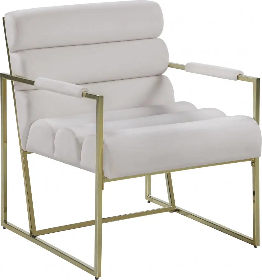 Meridian Furniture - Wayne Velvet Accent Chair In Cream - 526Cream