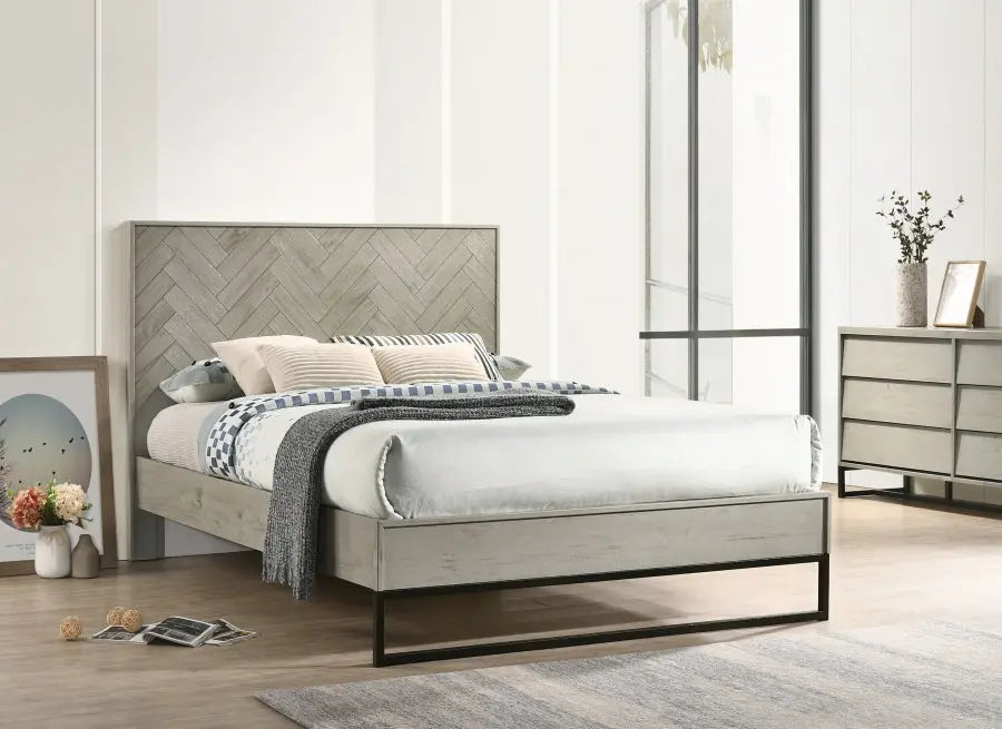 Meridian Furniture - Weston Wood King Bed In Grey Stone - Weston-K