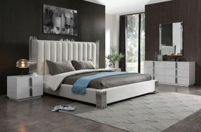 Modrest Token Modern White & Stainless Steel Bed Vgvcbd815-Wht-Bed