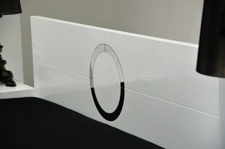 Queen Ovidius - Modern White Crocodile Lacquer Bed