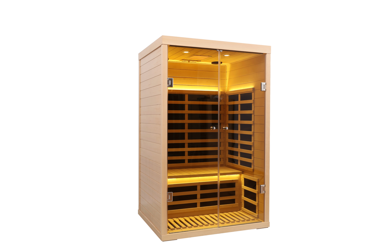 Amplia sala de sauna de infrarrojos lejanos para interiores de lujo con puertas dobles de cicuta y gran espacio para dos personas.