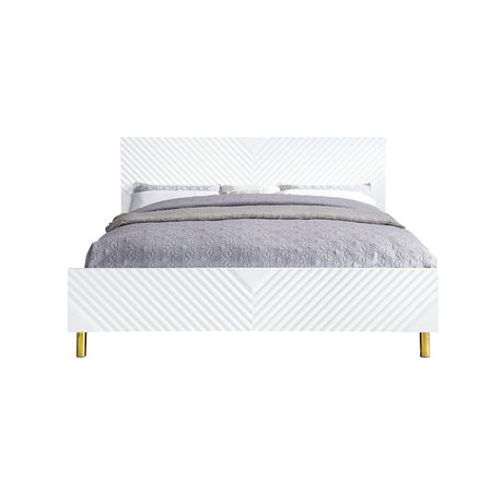 Acme - Gaines CK Bed BD01814CK White High Gloss Finish