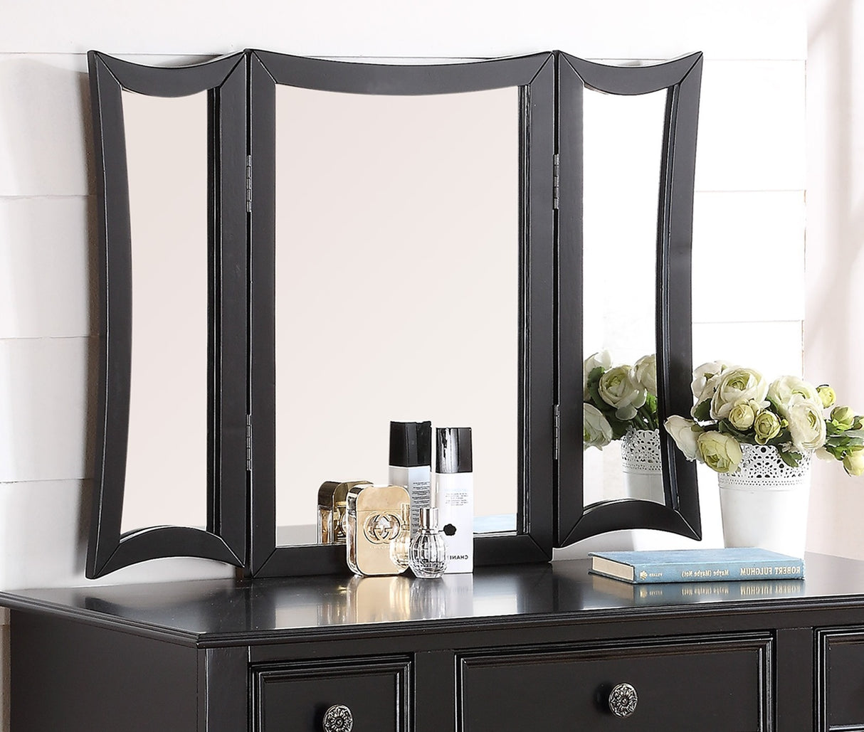 23516082