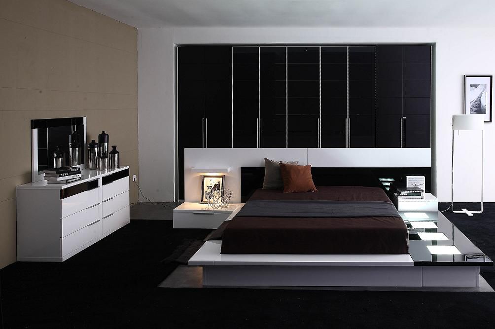 Eastern King Impera Modern-Contemporary lacquer platform bed