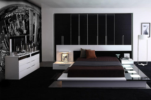 Eastern King Impera Modern-Contemporary lacquer platform bed  - View Image 1