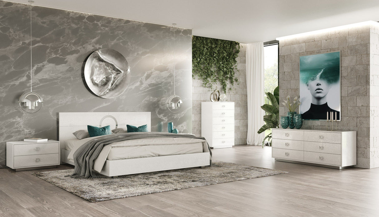 Queen Ovidius - Modern White Crocodile Lacquer Bed
