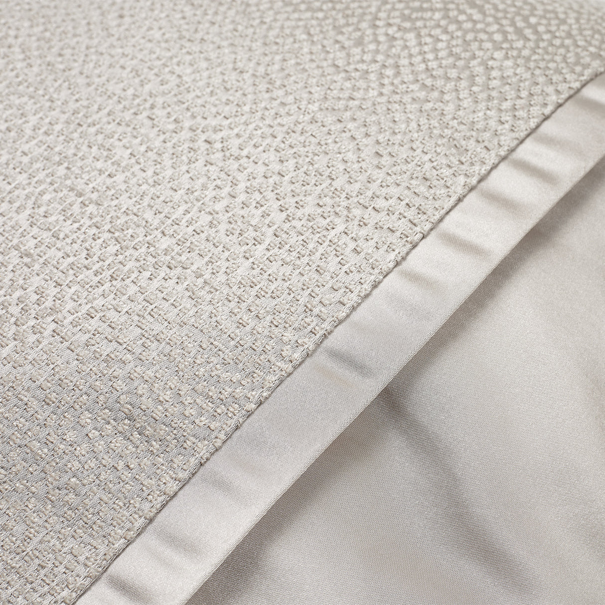 Set Skylar Comforter Set Champagne - Aico Furniture - Home Elegance USA