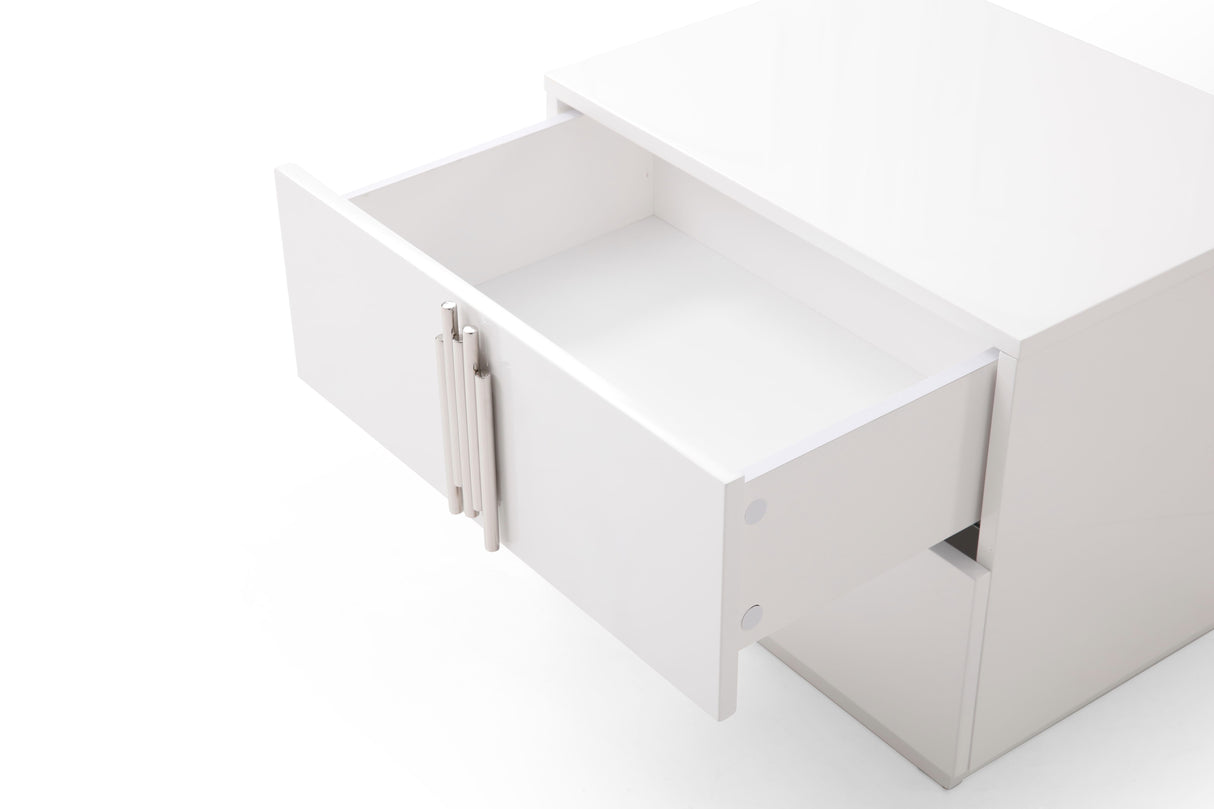 Token - Queen Modern Cream & Stainless Steel Bed + Nightstands