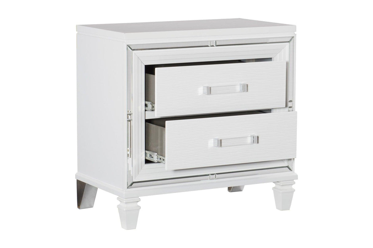 Homelegance - Tamsin 3 Piece Queen Platform Bedroom Set In White - 1616W-1-3Set