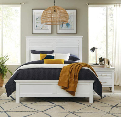 Blaire Farm 3 Piece Eastern King Bedroom Set In White 1675Wk - 1Ek - 3Set | Homelegance | Home Elegance USA