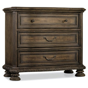 Rhapsody Bachelor's Chest in Walnut Finish - Hooker Furniture