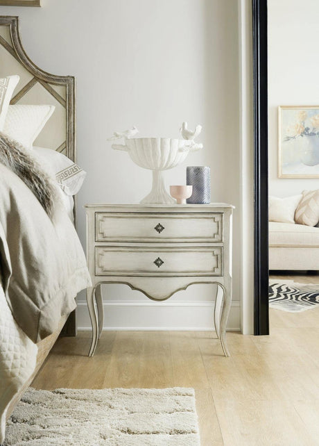 Hooker Furniture Sanctuary Coco En Blanc Nightstand