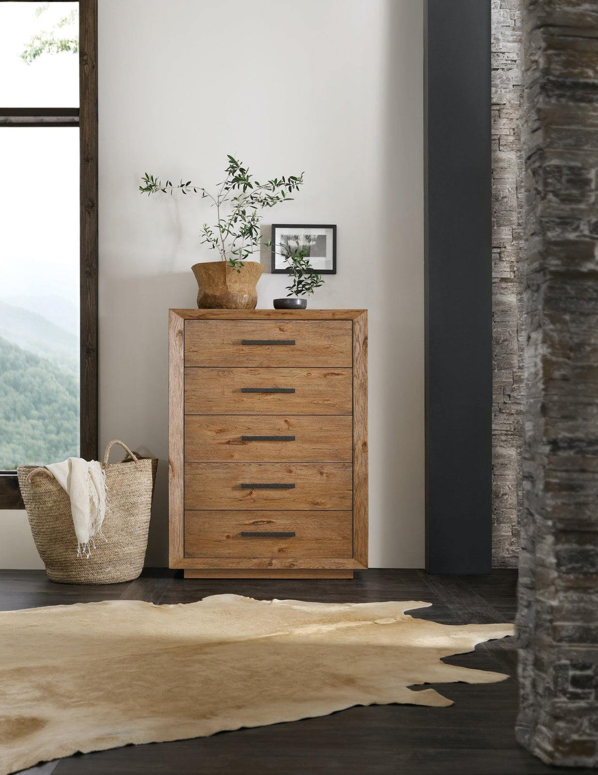 Hooker Furniture Big Sky Five Drawer Chest 010