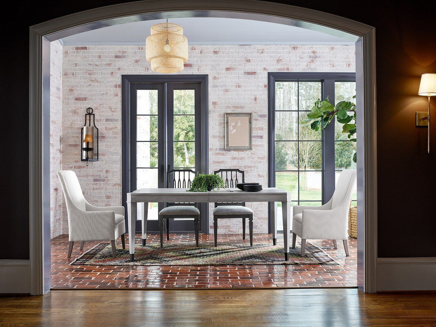 Midtown Host Arm Chair | Universal