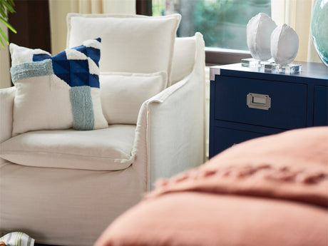 Coastal Living Siesta Key Swivel Chair | Universal