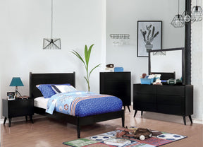Lennart - 5 Piece Queen Bedroom Set With Chest - Black