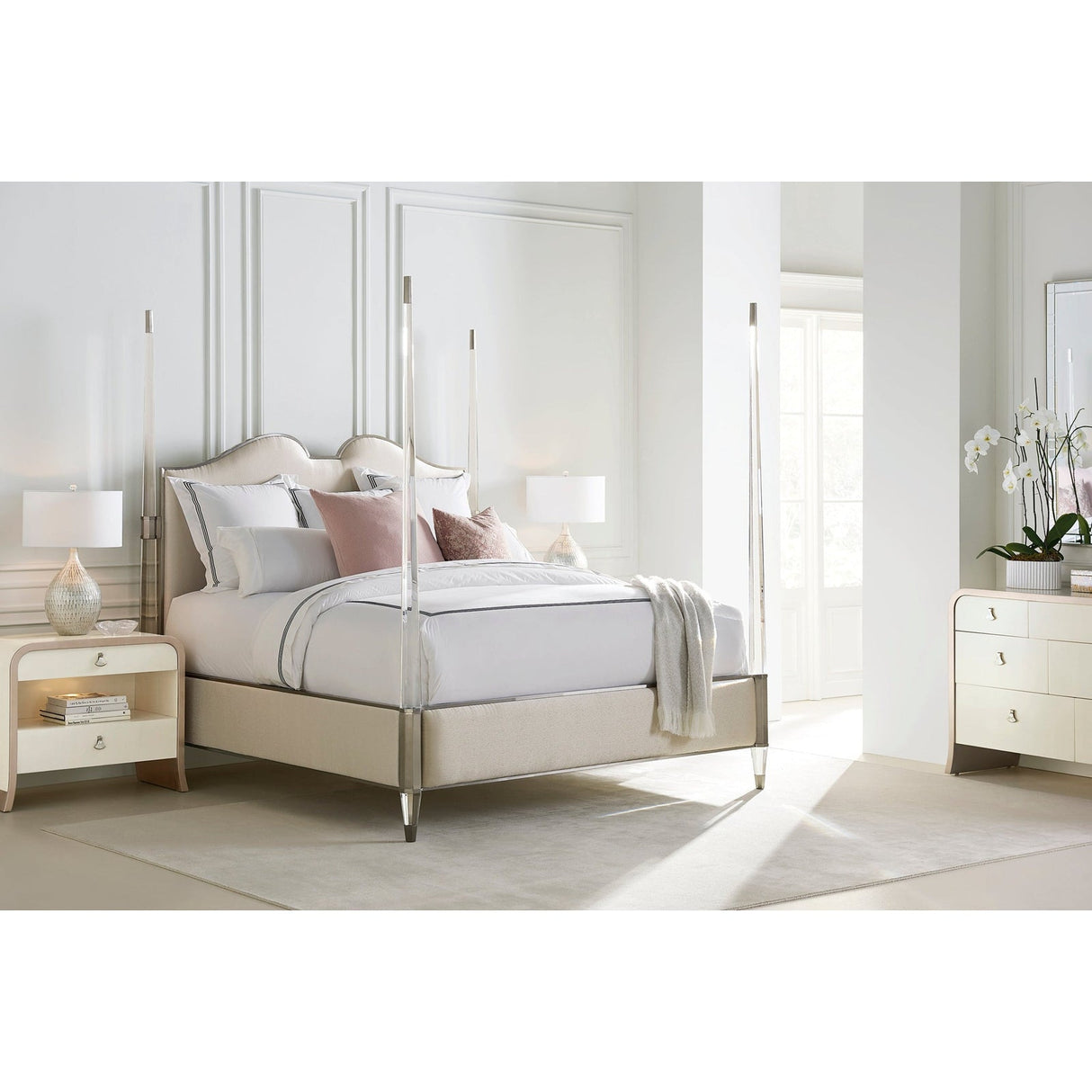 Caracole The Post Is Clear King Bed - Home Elegance USA