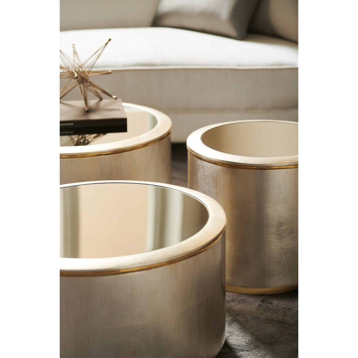 Caracole Mac Showroom Circle In Time Cocktail Table - Home Elegance USA