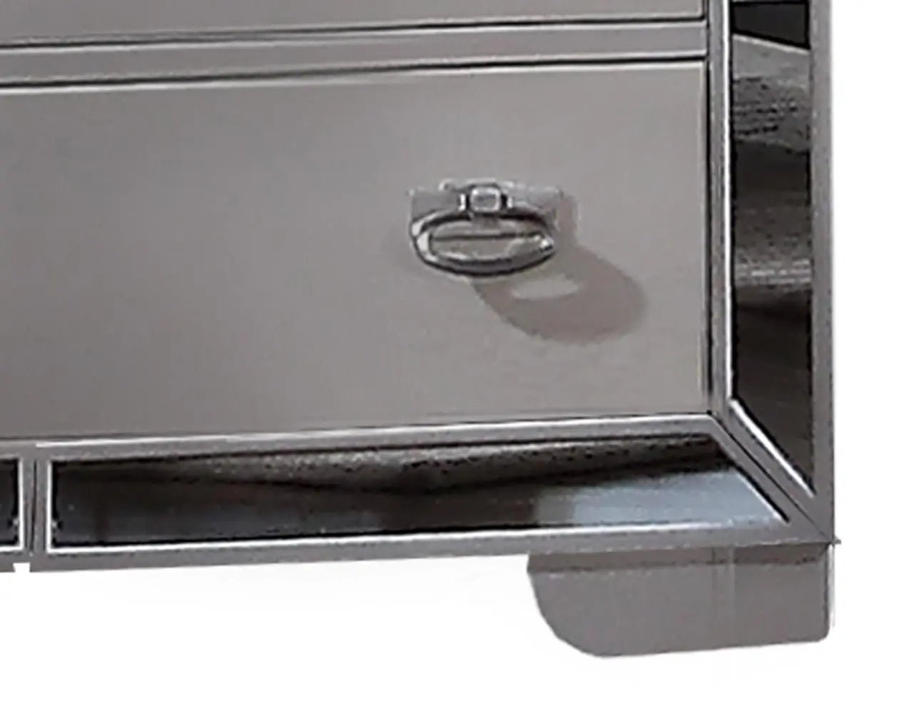 Gloria Contemporary Style Chest in White finish Wood - Home Elegance USA