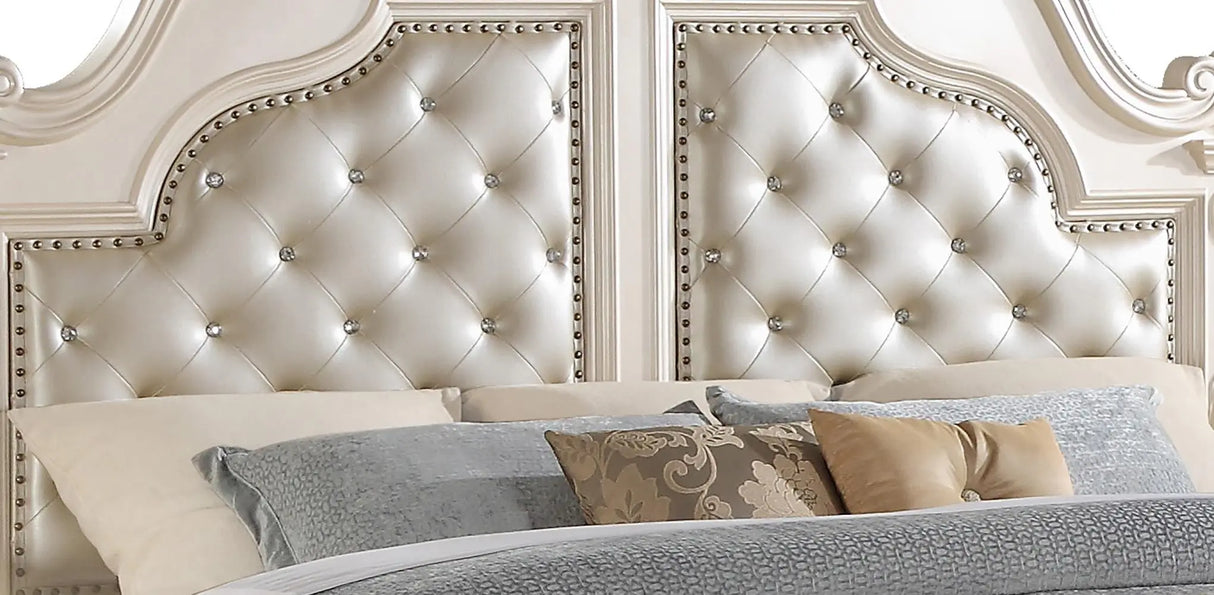 Victoria Traditional Style King Bed in Off-White finish Wood - Home Elegance USA