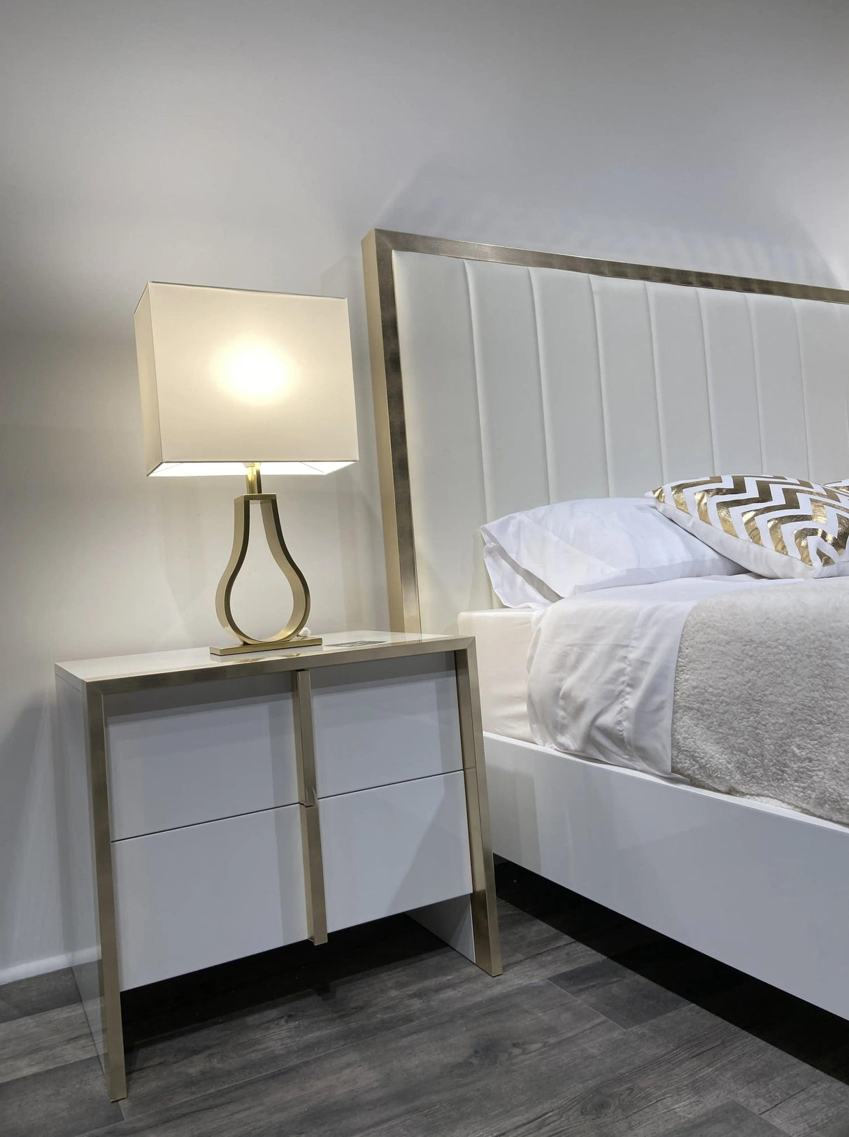 Fiocco Modern Bedroom Set by J&M Furniture J&M Furniture