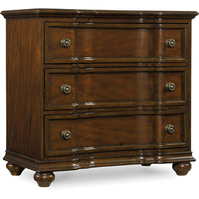Leesburg Bachelor's Chest in Mahogany Finish - Hooker Furniture