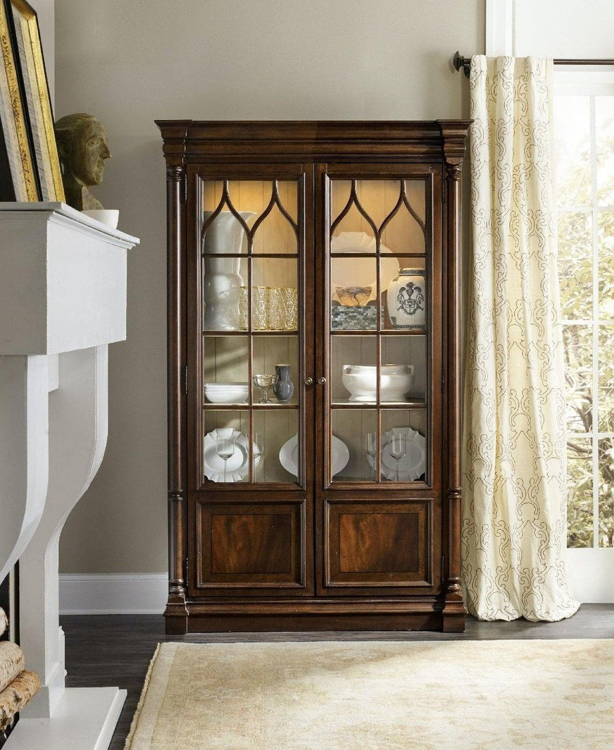 Hooker Furniture Leesburg Display Cabinet