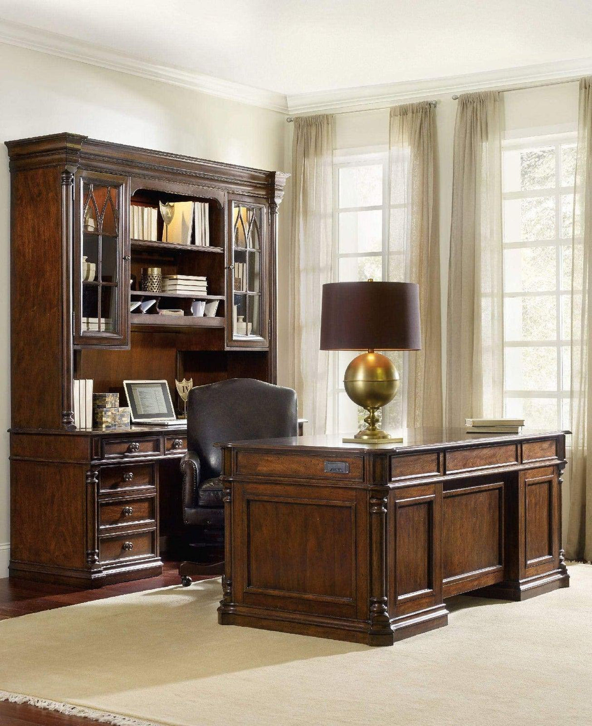 Hooker Furniture Leesburg Executive Desk