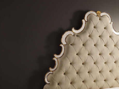 Hooker Furniture Sanctuary Tufted Bed - Bling