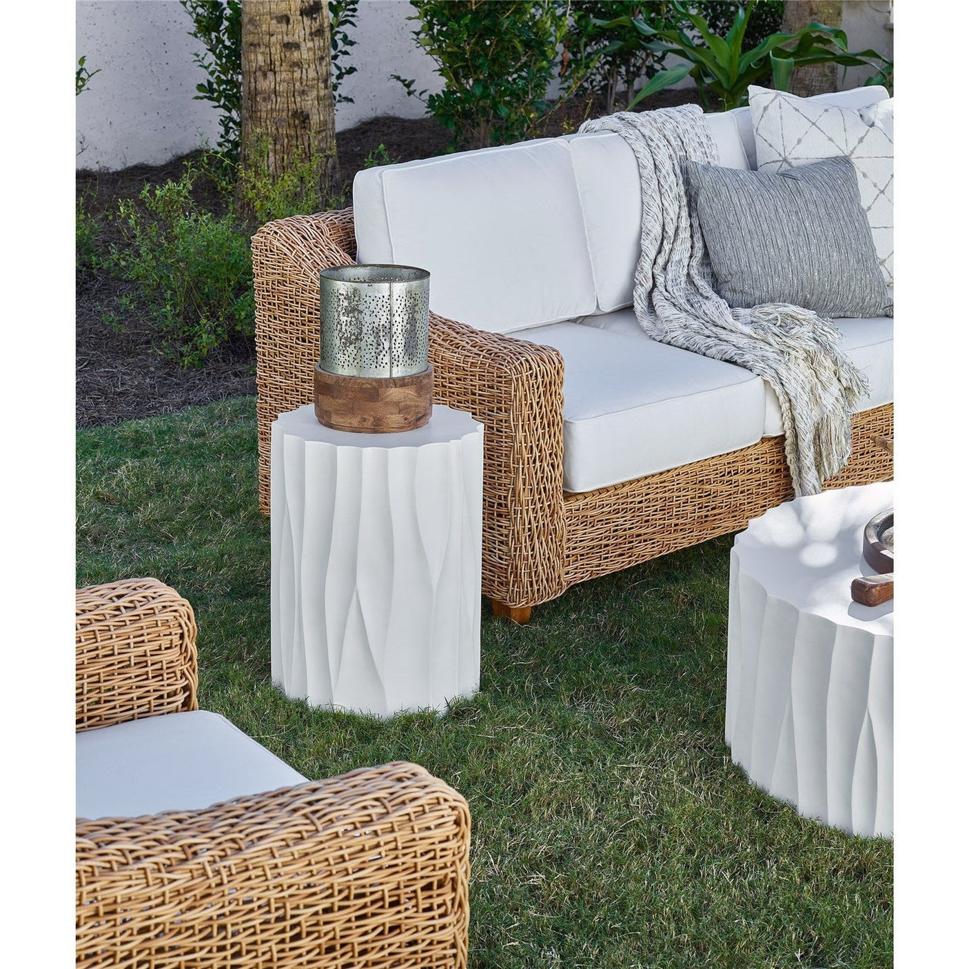 Universal Furniture Coastal Living Outdoor Geneva End Table