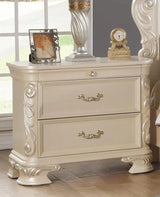 Victoria 6Pc Traditional Bedroom Set in Off-White Finish by Cosmos Furniture Cosmos Furniture