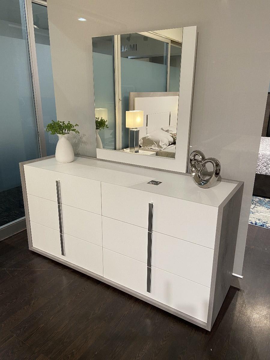 Ada Dresser With Mirror In White Matt - 17448Dm | J&M | Home Elegance USA
