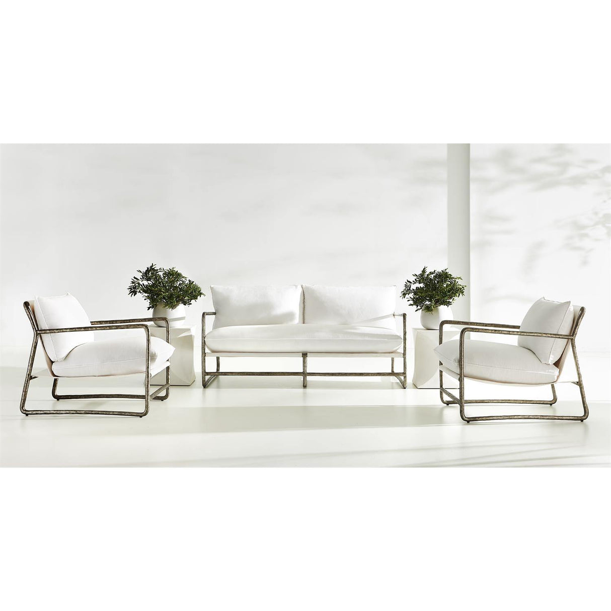 Bernhardt Exteriors Millim Bunching Table - Home Elegance USA