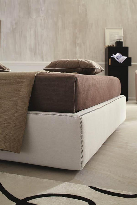Clay Eastern King Platform Storage Bed - 18083-K | J&M