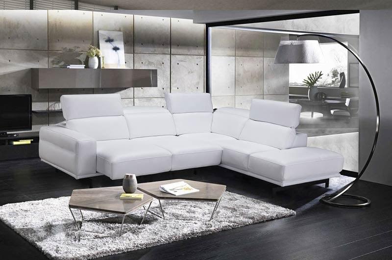 Davenport Sectional In Snow White - 17988 | J&M | Home Elegance USA