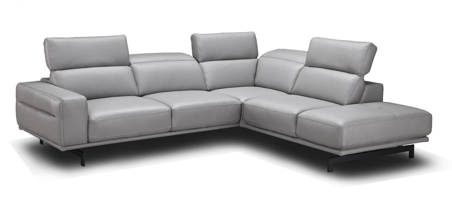 Davenport Light Grey Sectional In Right Facing - 17981 - Rhfc | J&M | Home Elegance USA