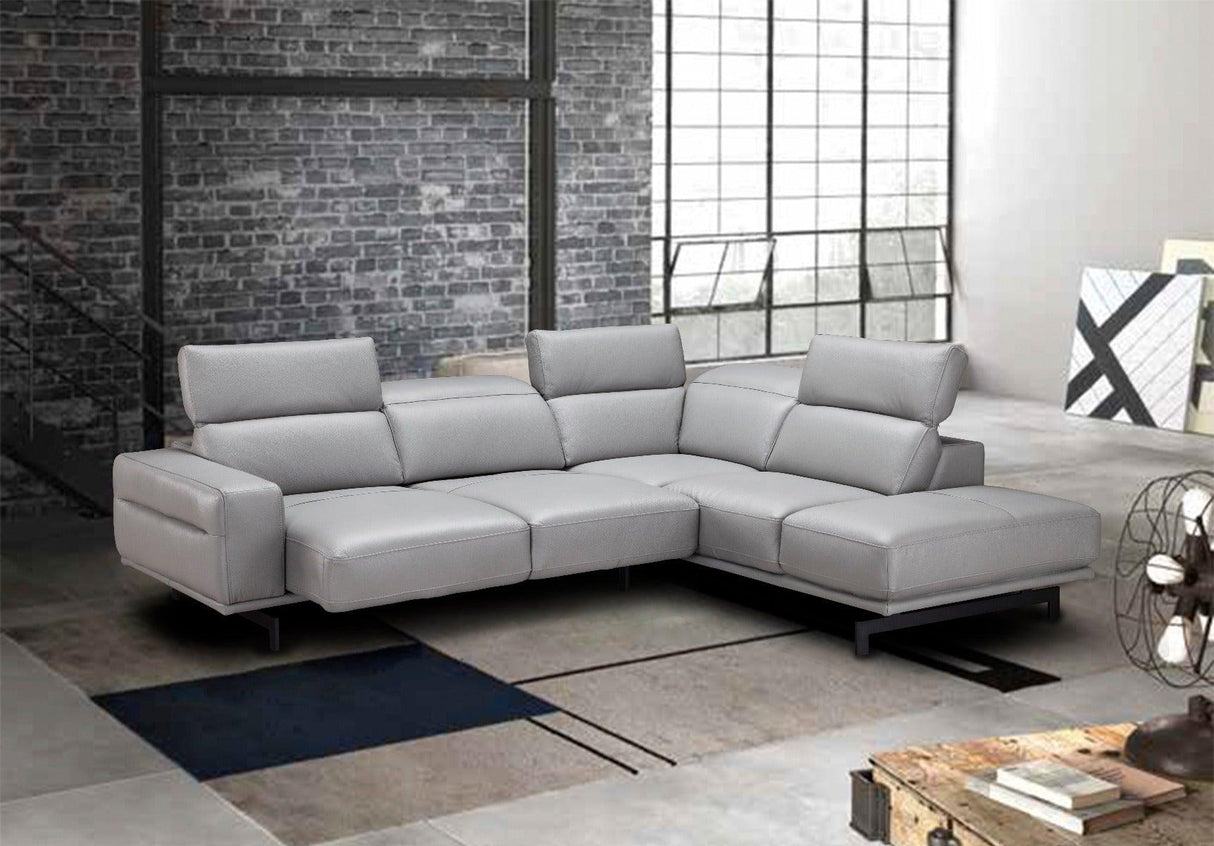 Davenport Light Grey Sectional In Right Facing - 17981 - Rhfc | J&M | Home Elegance USA