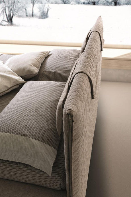 Evergreen Queen Bed - 17894-Q | J&M
