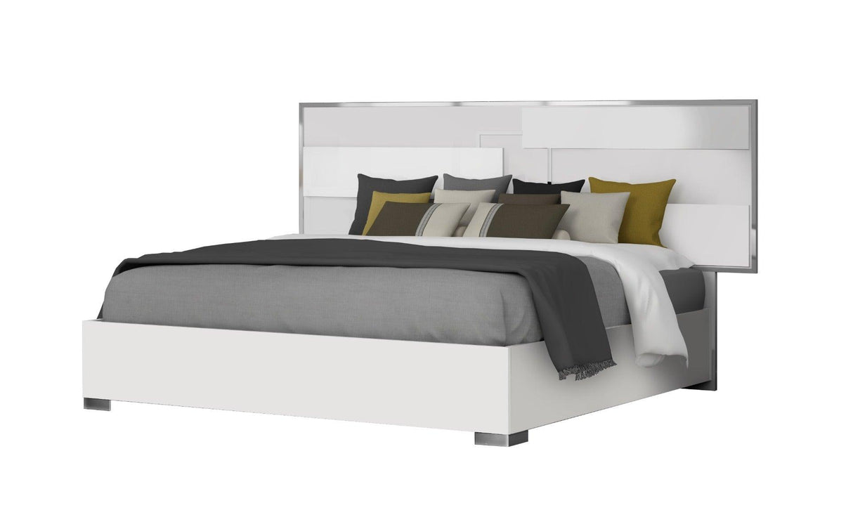 J&M Furniture - Infinity 6 Piece Queen Bedroom Set In White Glossy - 17441Q-6Set